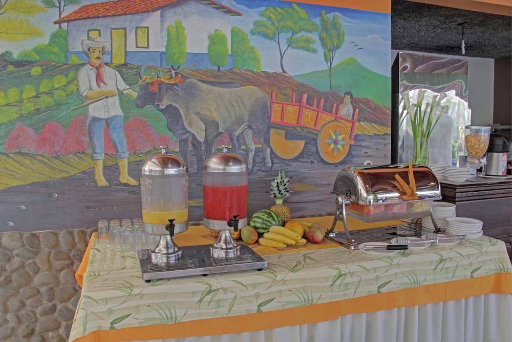 La Fortuna San Bosco Inn מראה חיצוני תמונה